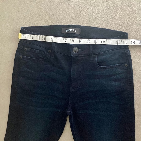 Express (NWOT) Stretch+ Supersoft Legging Mid Rise Jeans / Size 8 - Picture 4 of 8